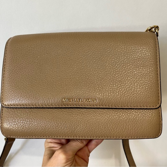 Michael Kors Jet Set Travel Pebble Leather Tan Crossbody Bag Gold Chain - Picture 3 of 14